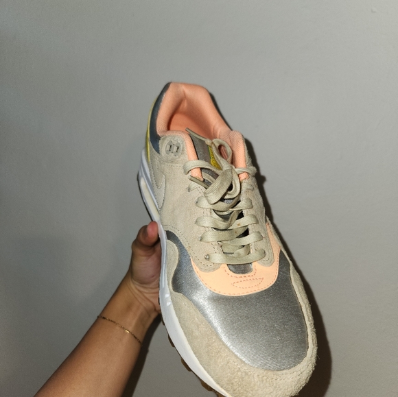 NIKE Wmms Air Max 1 STRING SUNSET GLOW 8.5 US - Picture 5 of 8